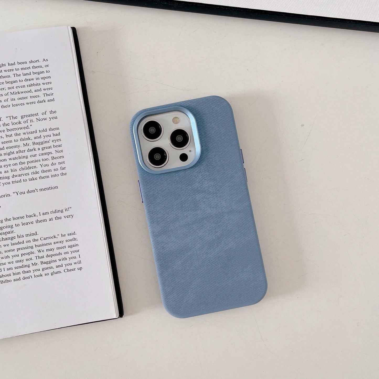 Flannel Fiber Cloth Pattern Magnetic Suction Phone Case